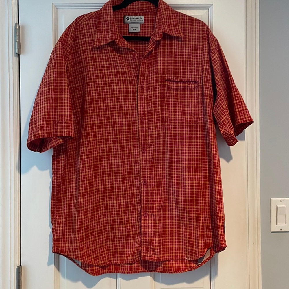 Columbia Titanium Red And Orange Short Sleeve Sport Shirt